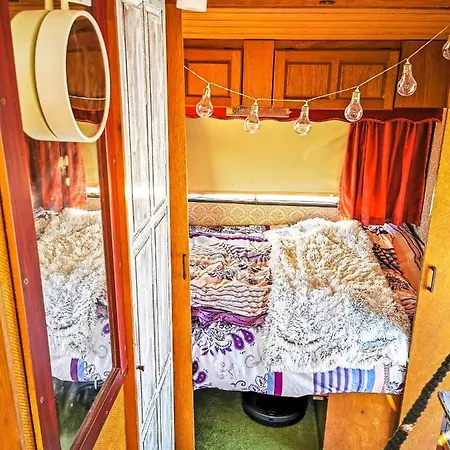 Independent Retro Caravan By The Beach *
