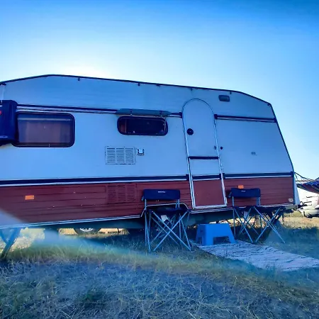 Independent Retro Caravan By The Beach Vama Veche