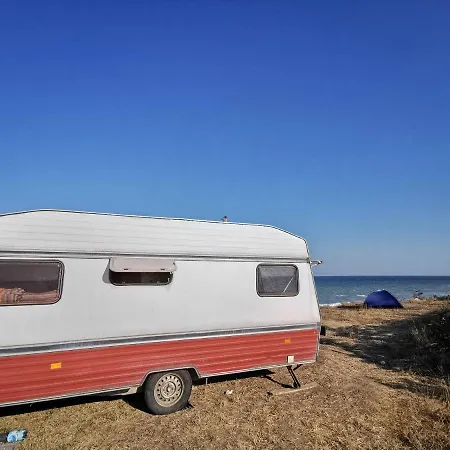Independent Retro Caravan By The Beach *
