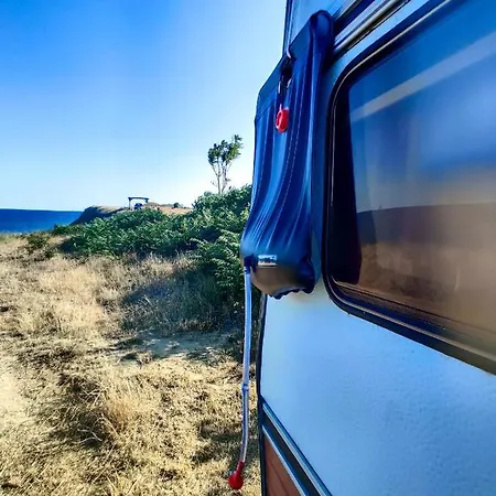 Independent Retro Caravan By The Beach Vama Veche